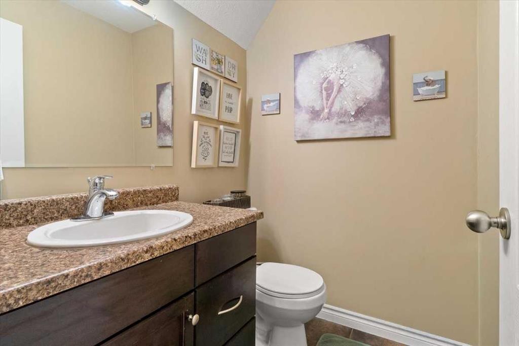 11226 71 Avenue, Grande Prairie, AB - Indoor Photo Showing Bathroom
