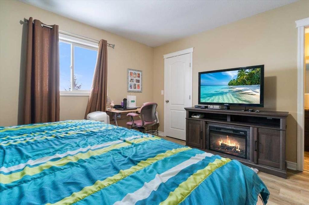 11226 71 Avenue, Grande Prairie, AB - Indoor Photo Showing Bedroom