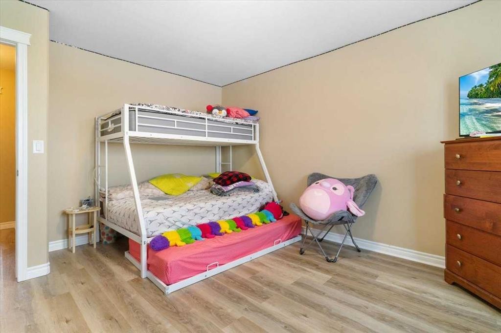 11226 71 Avenue, Grande Prairie, AB - Indoor Photo Showing Bedroom