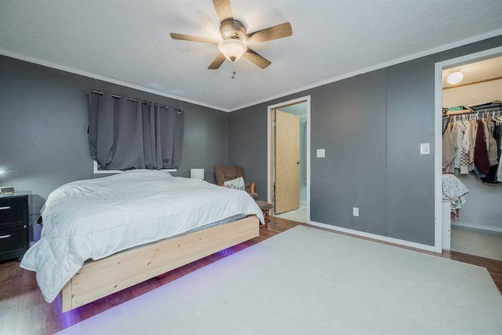 9703 111 Avenue, Clairmont, AB - Indoor Photo Showing Bedroom