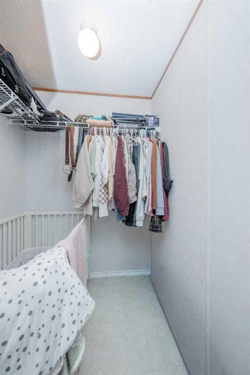 9703 111 Avenue, Clairmont, AB - Indoor With Storage