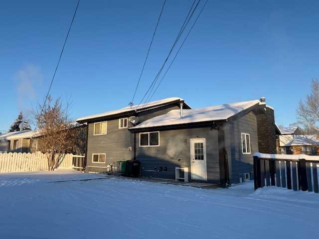 10323 98 Avenue, High Level, AB - Outdoor