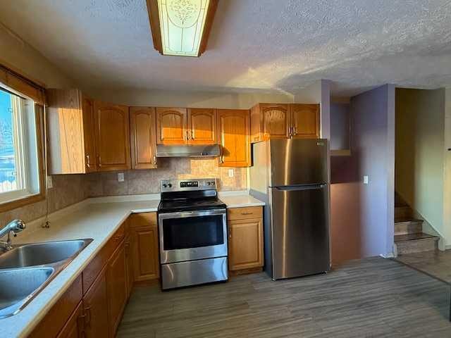 10323 98 Avenue, High Level, AB - Indoor Photo Showing Kitchen With Double Sink