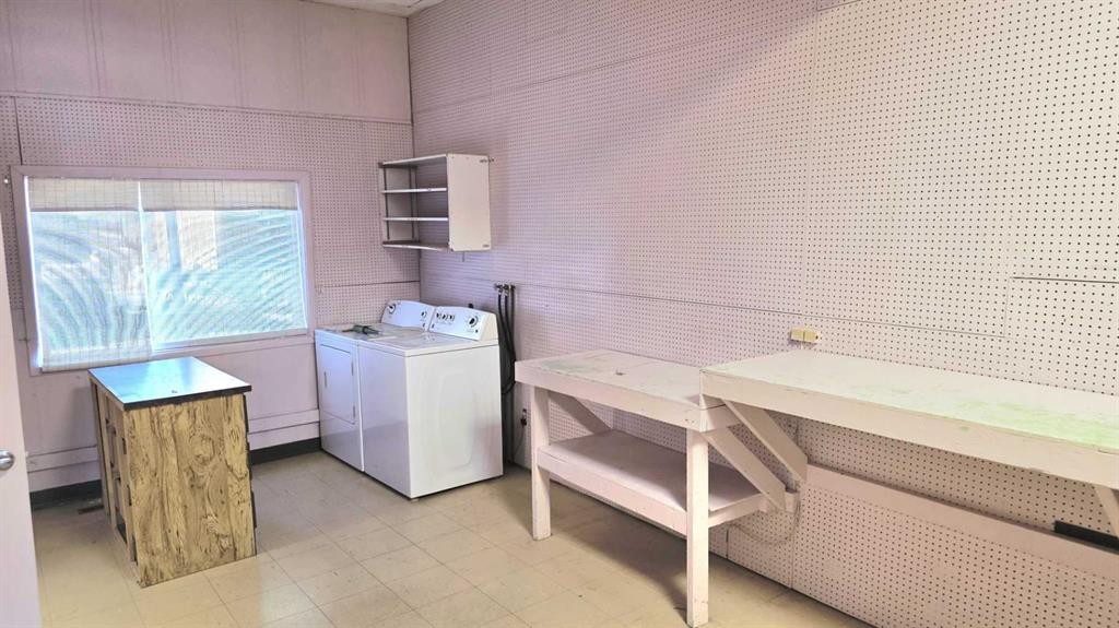 10022 99 Street, Peace River, AB