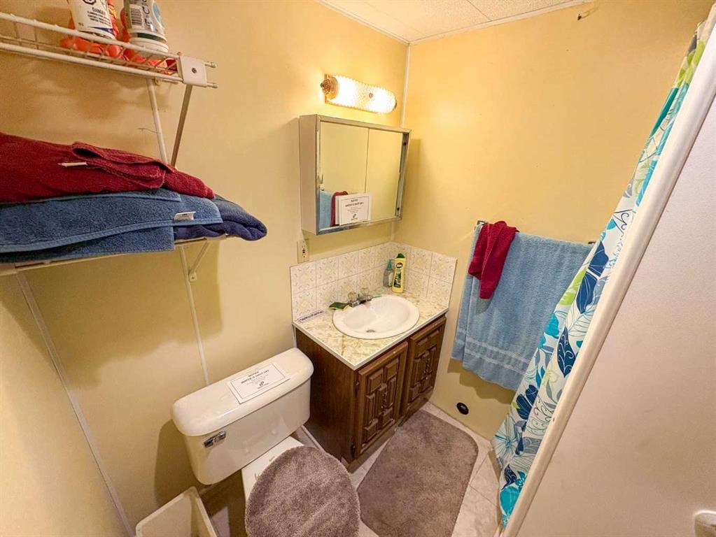 9245 112A Avenue, Grande Prairie, AB - Indoor Photo Showing Bathroom