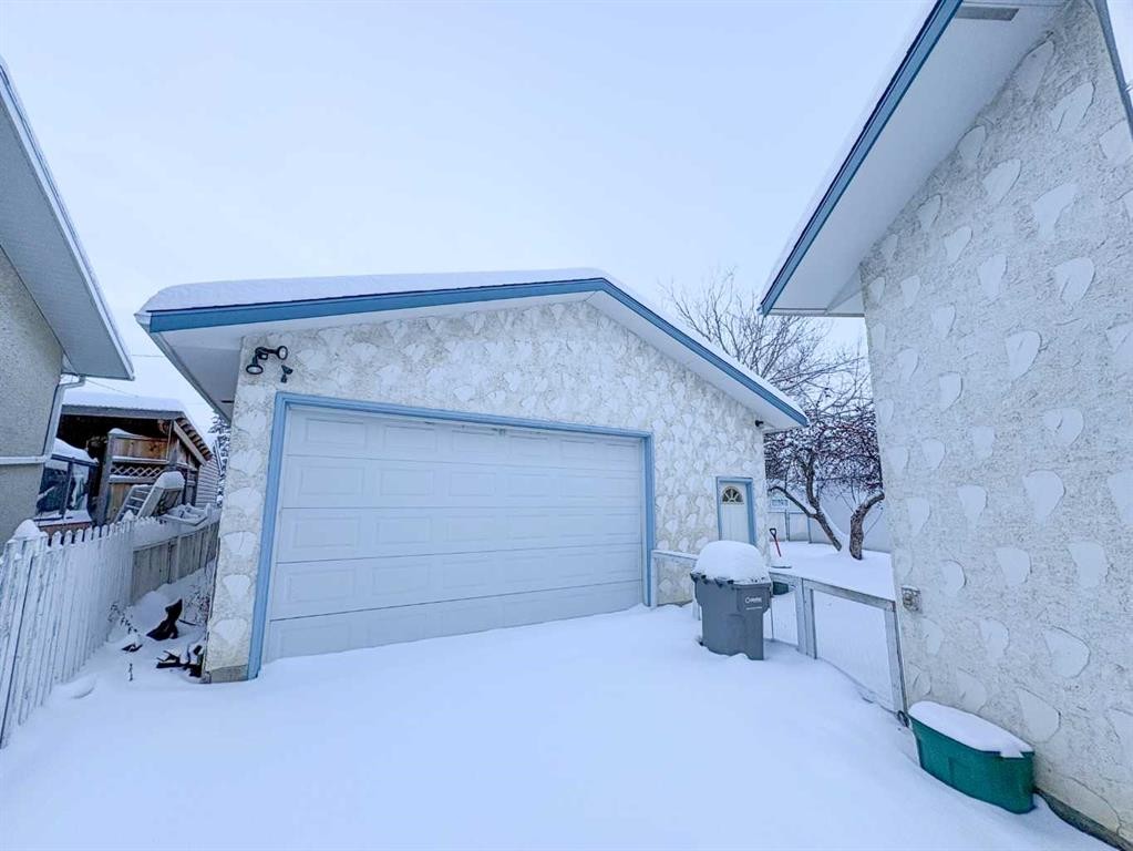 9245 112A Avenue, Grande Prairie, AB - Outdoor With Exterior