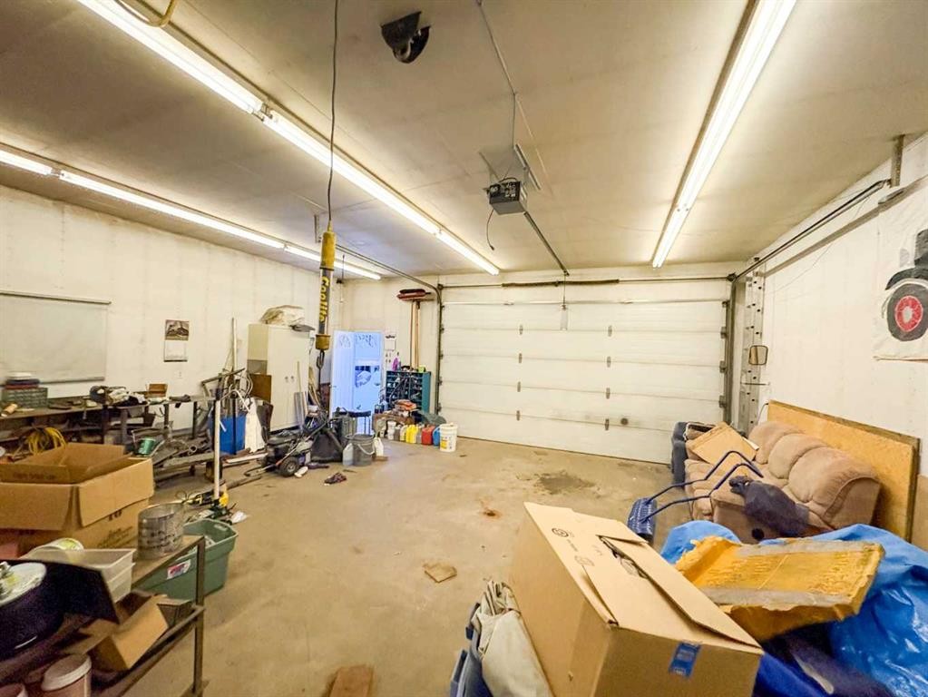 9245 112A Avenue, Grande Prairie, AB - Indoor Photo Showing Garage