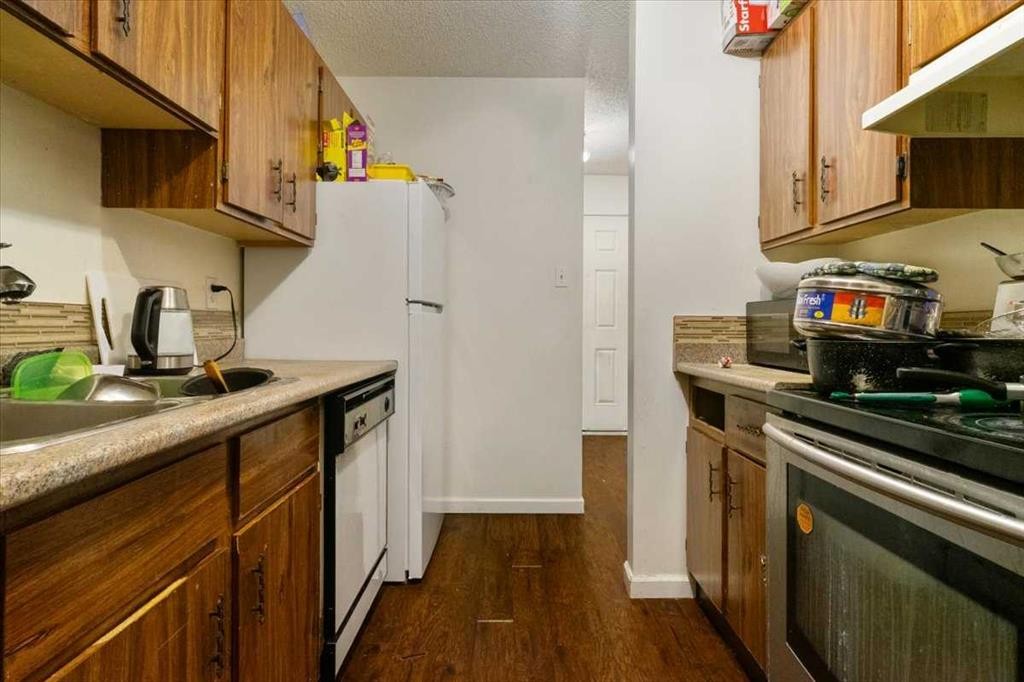 3114-7201 Poplar Drive, Grande Prairie, AB - Indoor Photo Showing Kitchen