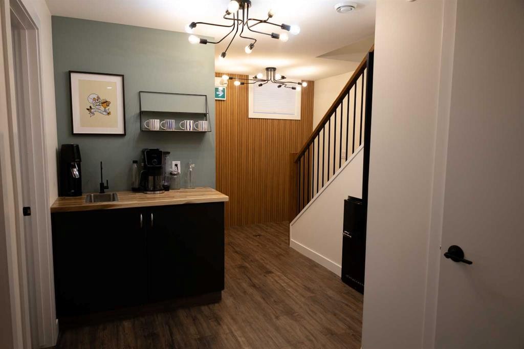 Lower-9710 99 Avenue, Grande Prairie, AB