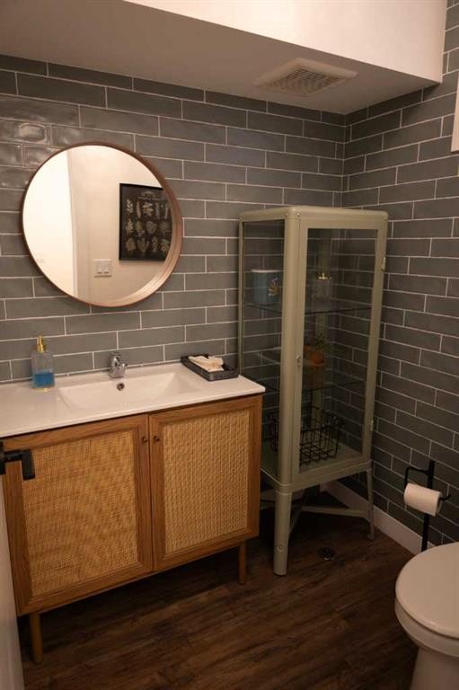 Lower-9710 99 Avenue, Grande Prairie, AB