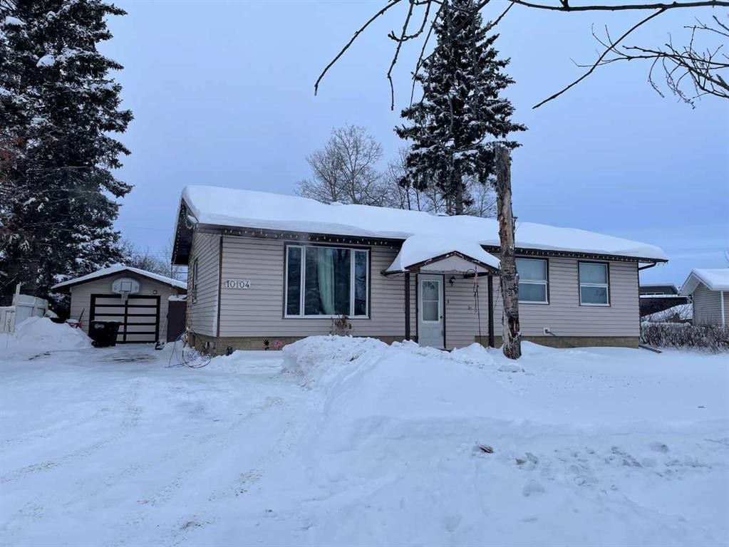 10104 102 Street, High Level, AB - Outdoor