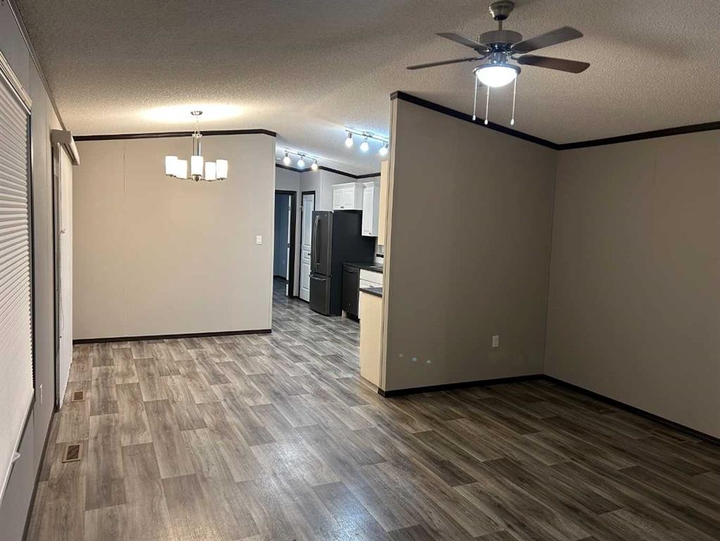 19 4 Street West, Faust, AB - Indoor Photo Showing Other Room