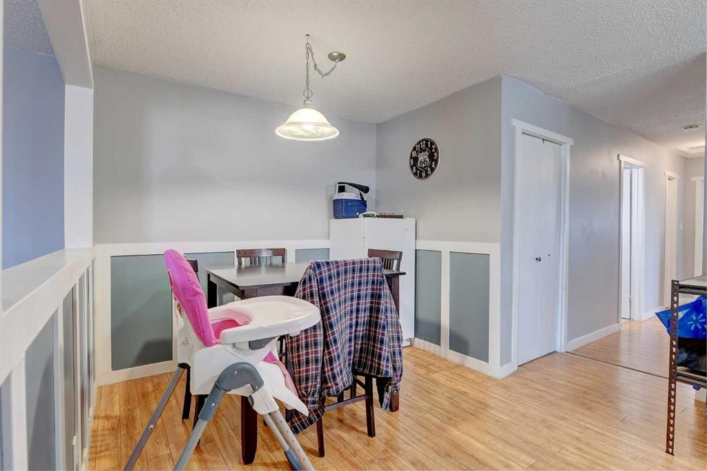 9809 98 Avenue, Sexsmith, AB - Indoor Photo Showing Dining Room