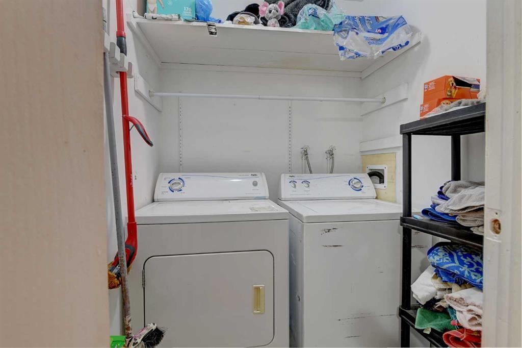 9809 98 Avenue, Sexsmith, AB - Indoor Photo Showing Laundry Room