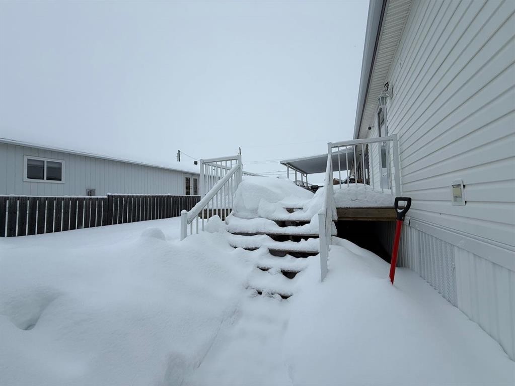 5208 52 Avenue, Valleyview, AB - Outdoor With Exterior