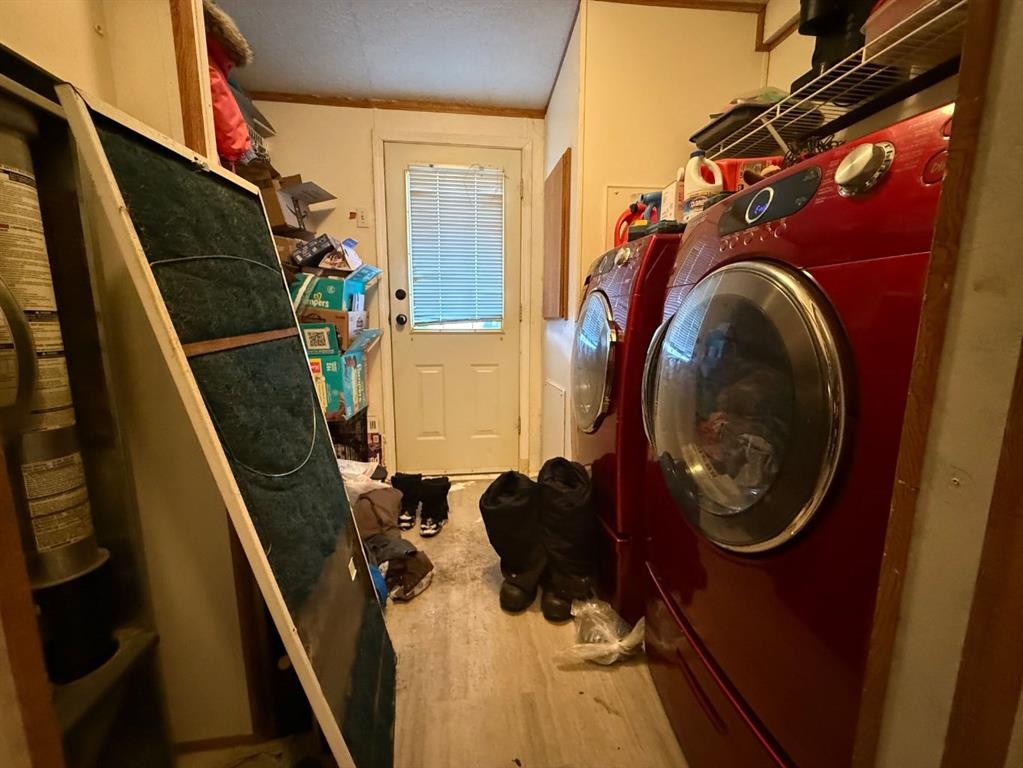 5208 52 Avenue, Valleyview, AB - Indoor Photo Showing Laundry Room