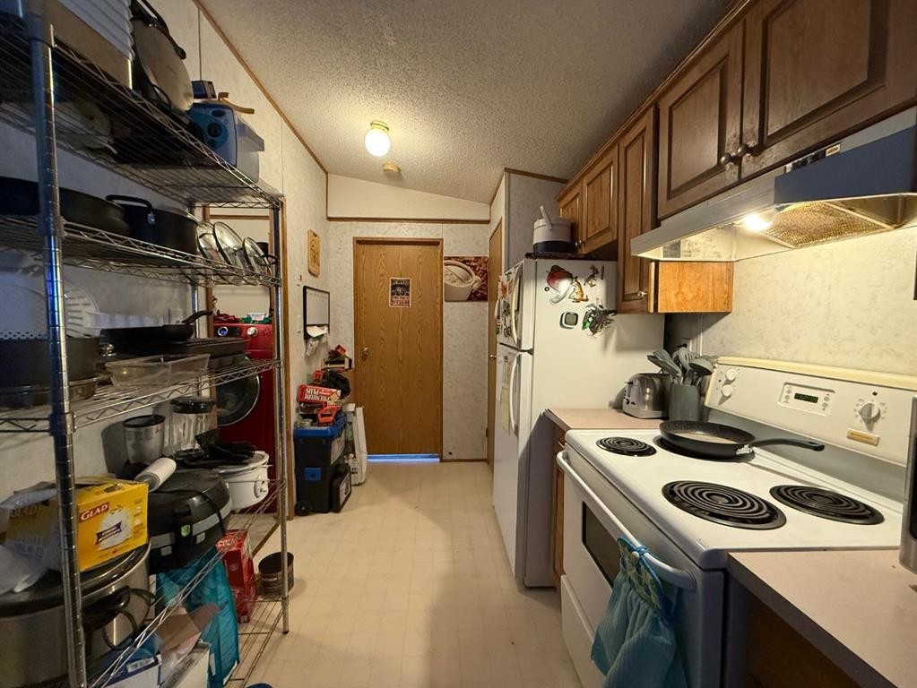 5208 52 Avenue, Valleyview, AB - Indoor Photo Showing Kitchen
