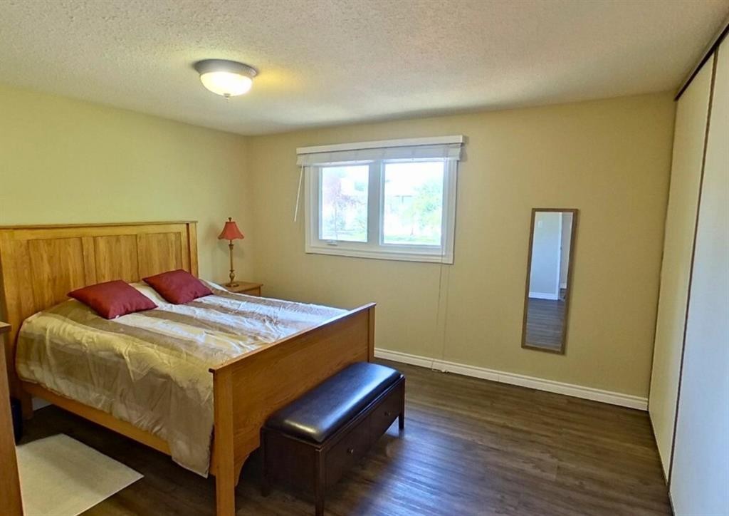 5415 46 Street, Valleyview, AB - Indoor Photo Showing Bedroom
