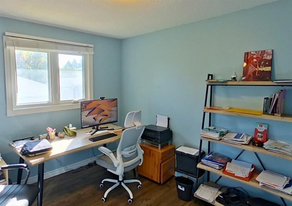 5415 46 Street, Valleyview, AB - Indoor Photo Showing Office