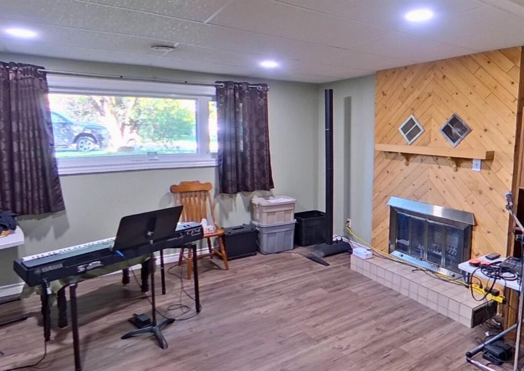 5415 46 Street, Valleyview, AB - Indoor With Fireplace