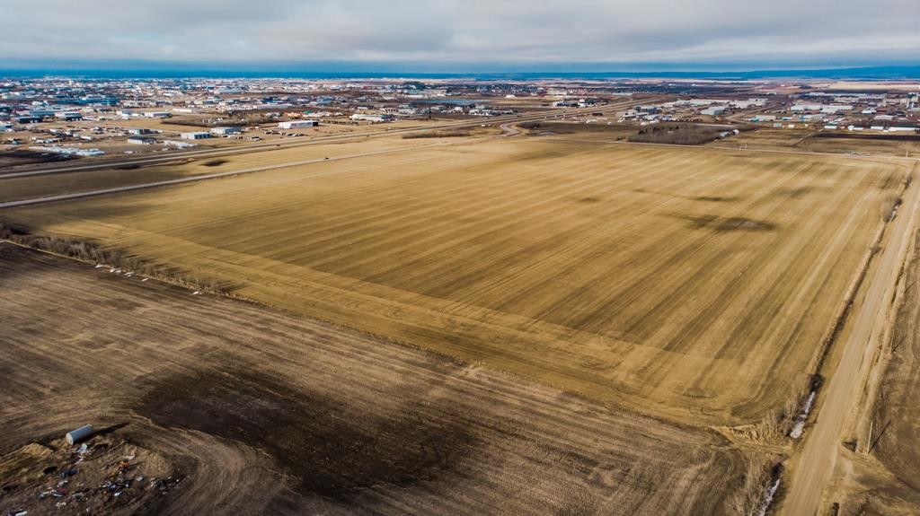 9300 69 Avenue, Clairmont, AB