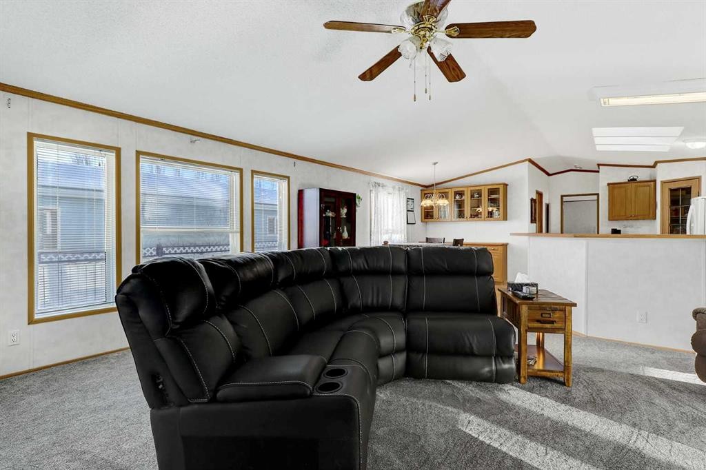 12134 97B Street, Grande Prairie, AB - Indoor Photo Showing Living Room