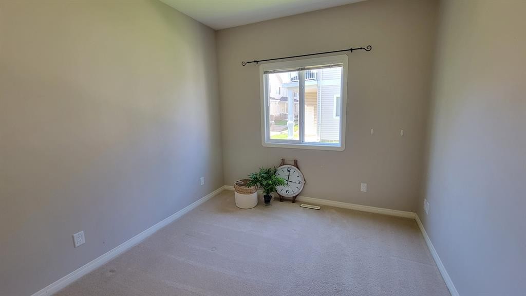 101C-8640 103 Avenue, Grande Prairie, AB - Indoor Photo Showing Other Room