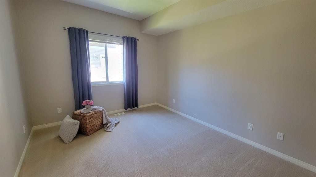 101C-8640 103 Avenue, Grande Prairie, AB - Indoor Photo Showing Other Room