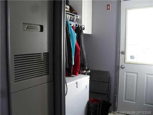 902 2B Street Se, Manning, AB - Indoor