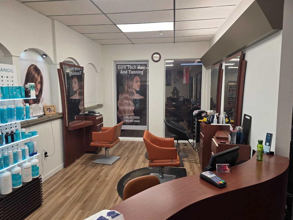 1329 Shoppers Park Mall, Grande Cache, AB