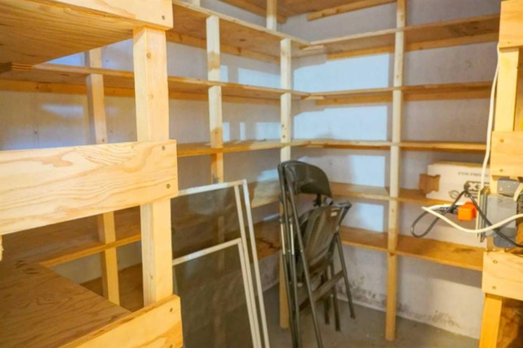 106157 Range Road 142, Rural Mackenzie County, AB - Indoor With Storage