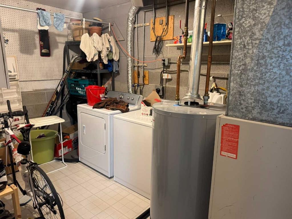8808 96 Street, Peace River, AB - Indoor Photo Showing Laundry Room