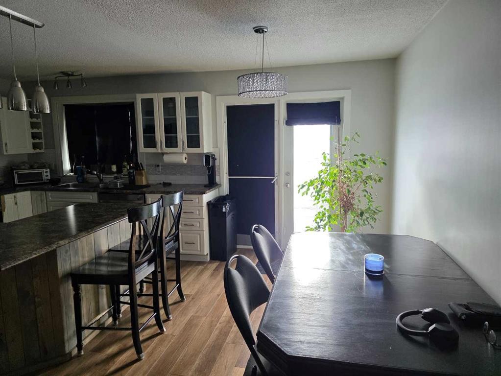 10853 99 Avenue, Grande Cache, AB - Indoor Photo Showing Dining Room