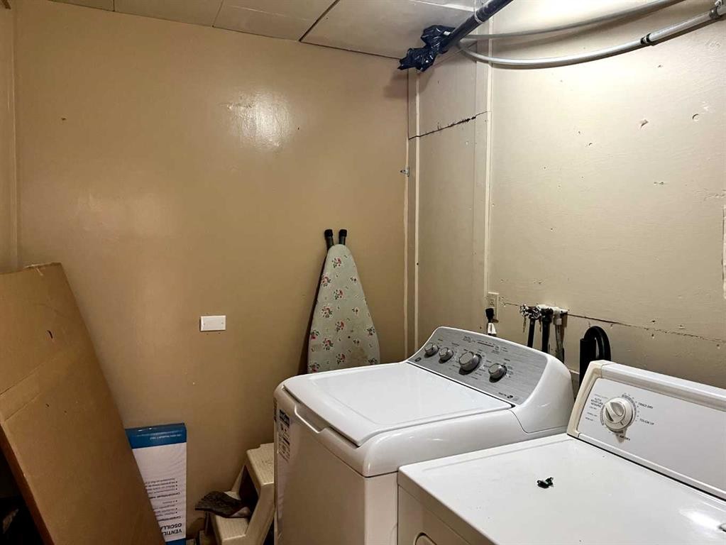 5013 50 Avenue, Valleyview, AB - Indoor Photo Showing Laundry Room