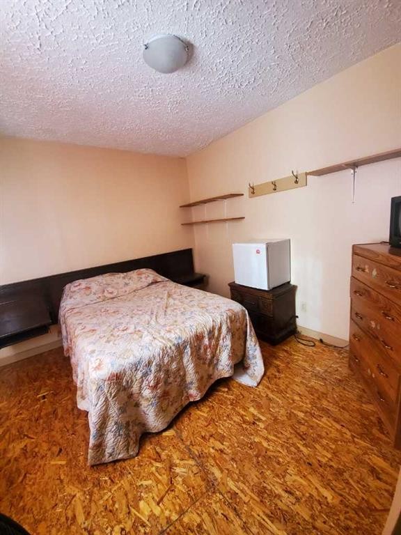 5013 50 Avenue, Valleyview, AB - Indoor Photo Showing Bedroom