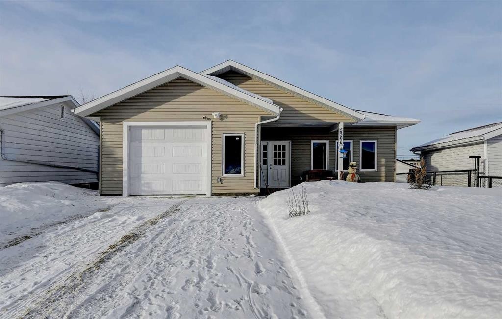 5206 48 Street, Valleyview, AB - Outdoor