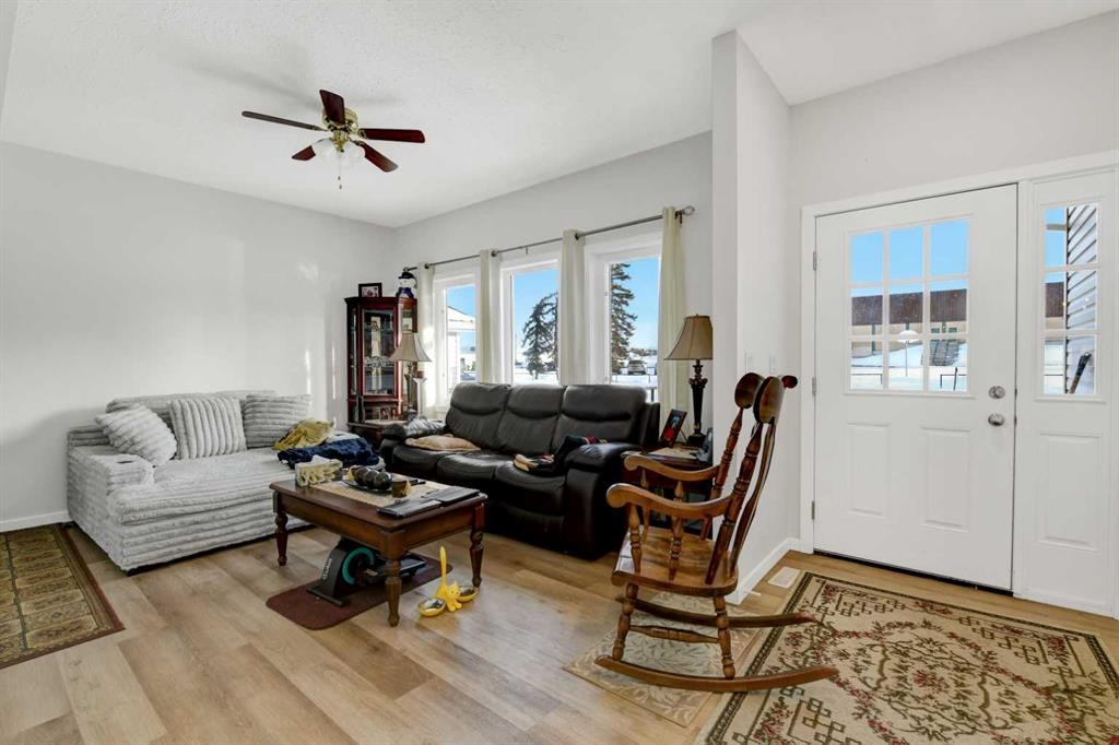5206 48 Street, Valleyview, AB - Indoor Photo Showing Living Room