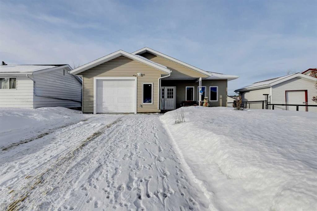 5206 48 Street, Valleyview, AB - Outdoor