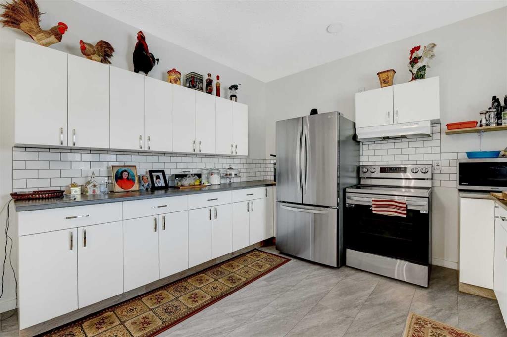 5206 48 Street, Valleyview, AB - Indoor Photo Showing Kitchen With Stainless Steel Kitchen