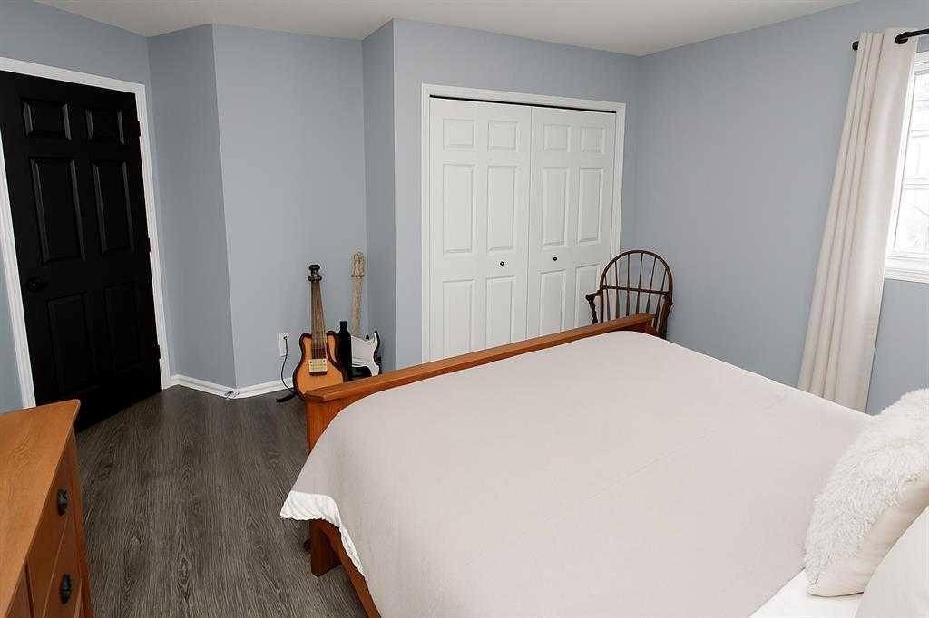 8543 69 Avenue, Grande Prairie, AB - Indoor Photo Showing Bedroom