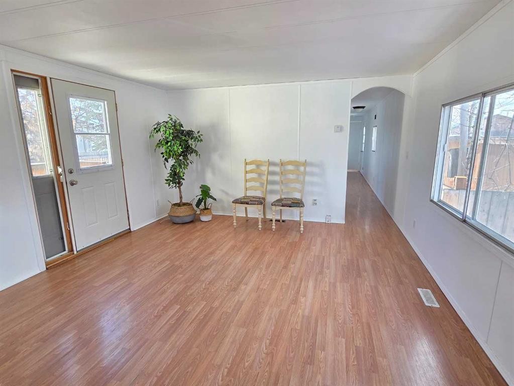 9707 104 Avenue, Clairmont, AB - Indoor Photo Showing Other Room