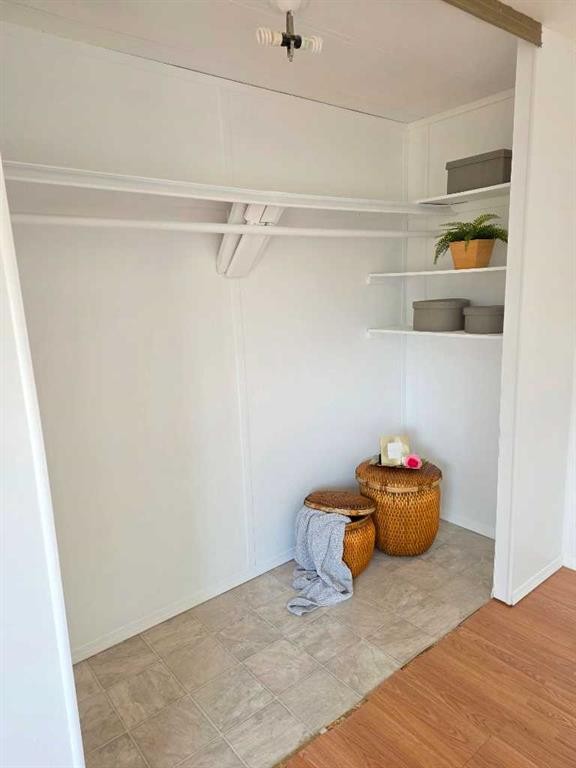 9707 104 Avenue, Clairmont, AB - Indoor