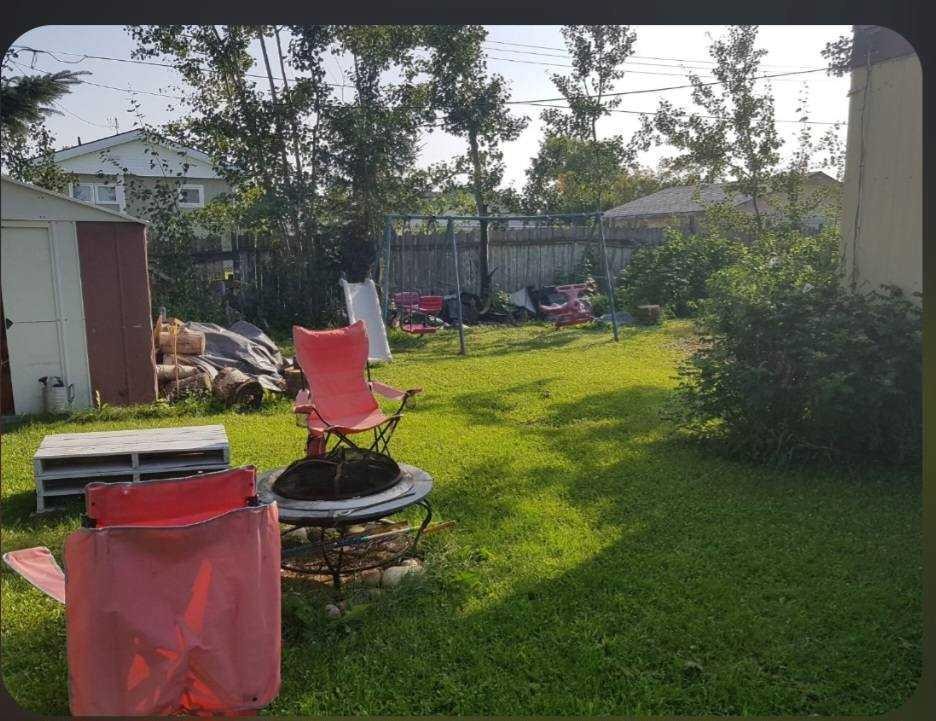 9707 104 Avenue, Clairmont, AB - Outdoor