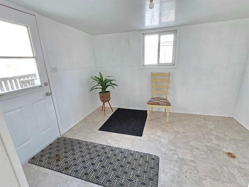 9707 104 Avenue, Clairmont, AB - Indoor Photo Showing Other Room