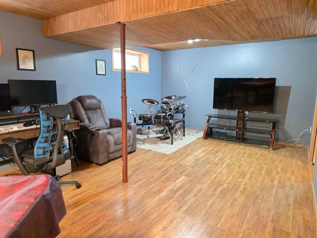 58 Pinnacle Crossing, Grande Prairie, AB - Indoor Photo Showing Other Room