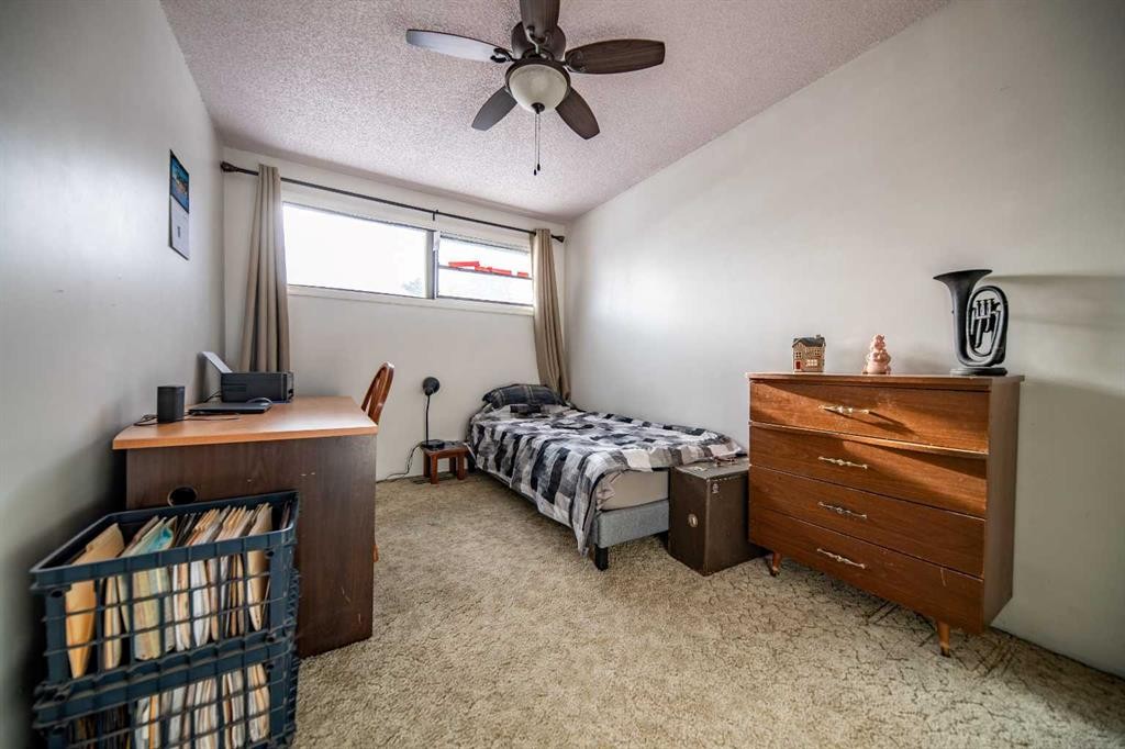 10226 111 Avenue, Grande Prairie, AB - Indoor Photo Showing Bedroom