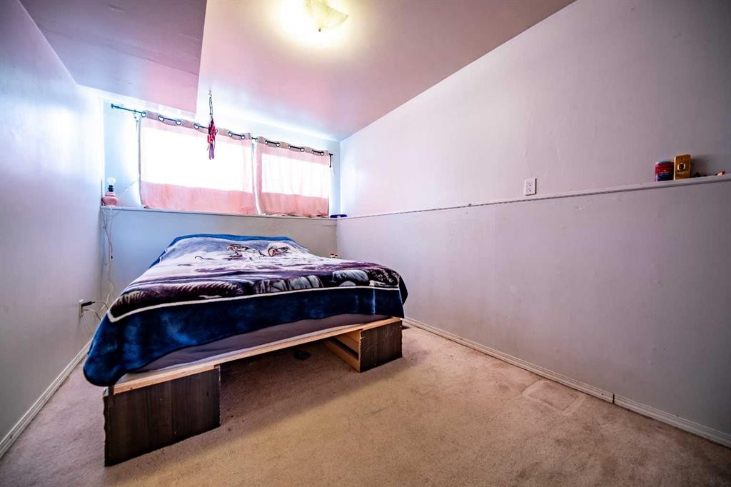 10226 111 Avenue, Grande Prairie, AB - Indoor Photo Showing Bedroom