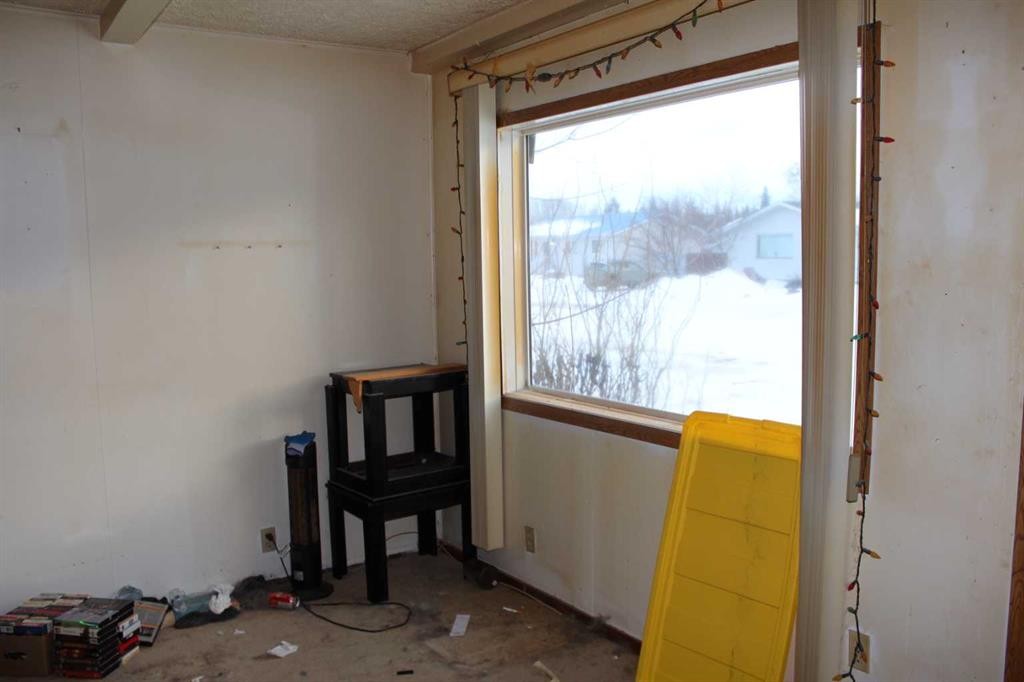 304 8 Avenue Se, Manning, AB - Indoor Photo Showing Other Room