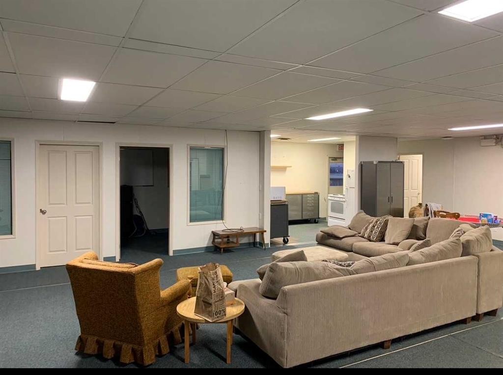 301 3Rd Avenue West, Beaverlodge, AB