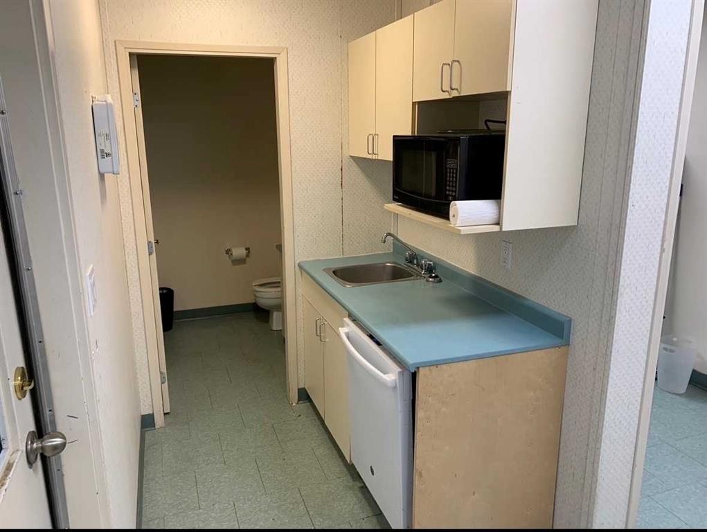 301 3Rd Avenue West, Beaverlodge, AB